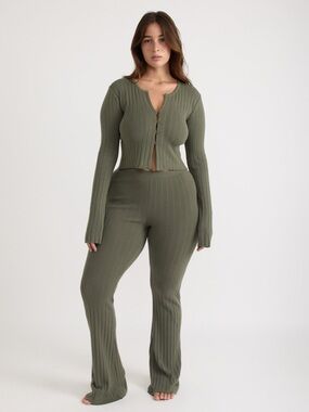 $91 Organic Basics COTTON
Soft Knit Rib High-Rise Flare Pants in Sage Small
